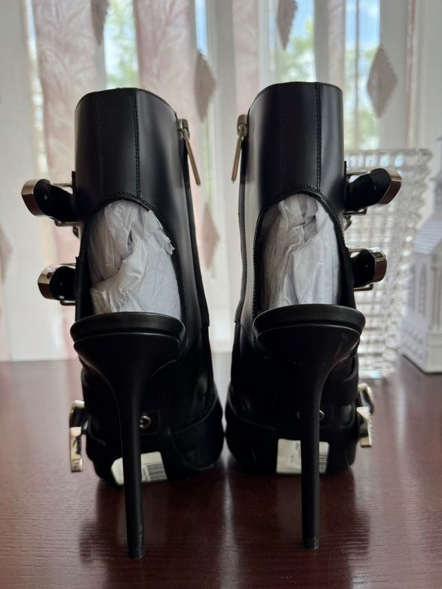 Gothika Buckle Heels Brand New - 38
