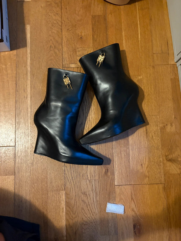 Givenchy Lock Ankle Boots - 40.5