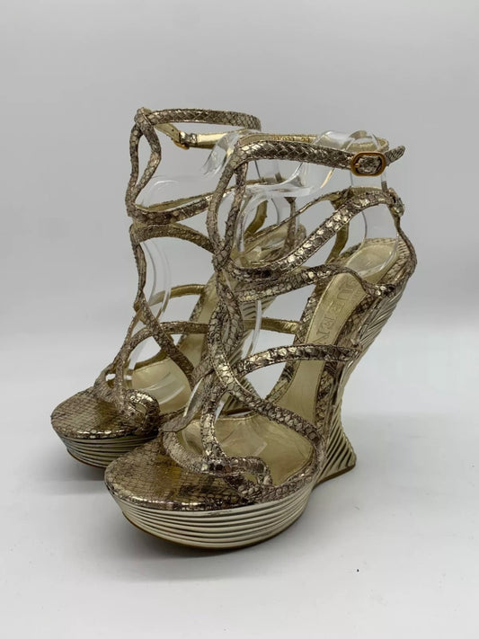 Alexander McQueen Oyster Shell Wedges - 40