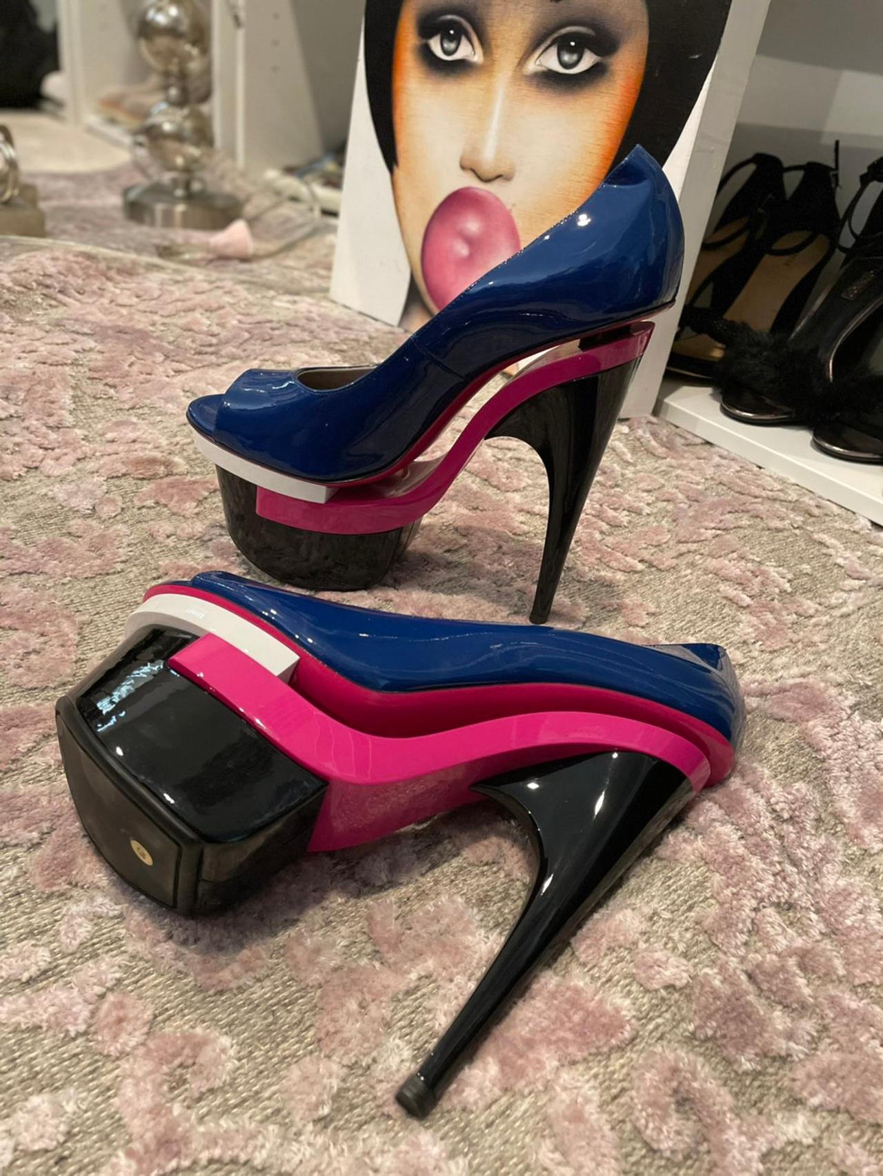 Versace Pumps Brand New - 40