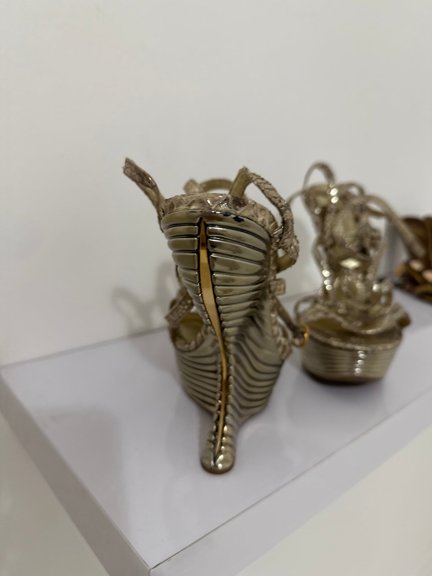 Alexander Mcqueen Oyster Shell Wedges from Spring 2012 runway - 39