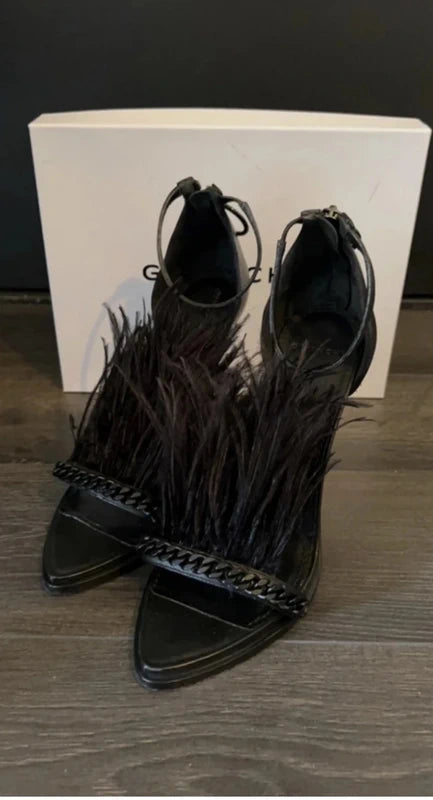 Givenchy 2009 Ostrich Feather Heels - 36/36.5