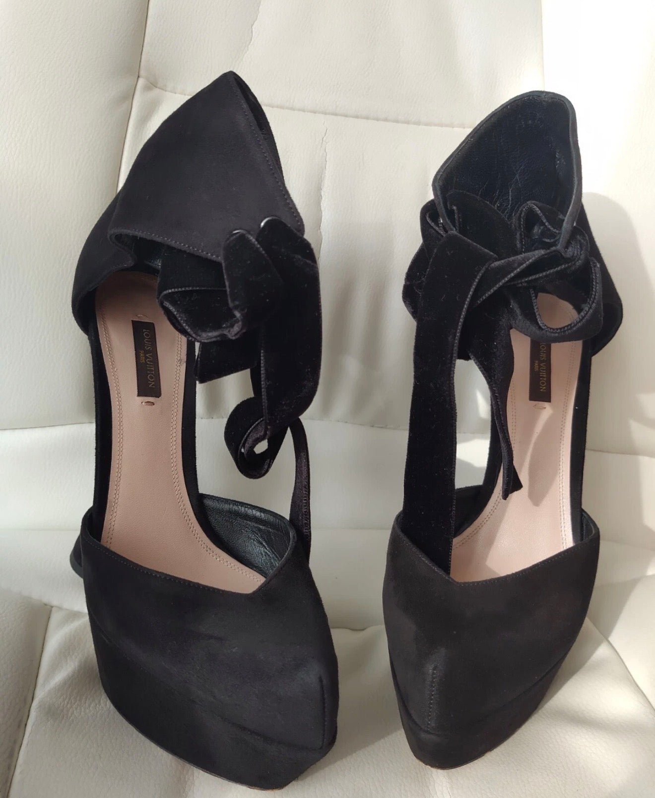 Louis Vuitton by Marc Jacob 2009 Runway Pearl Pumps - 38/38.5