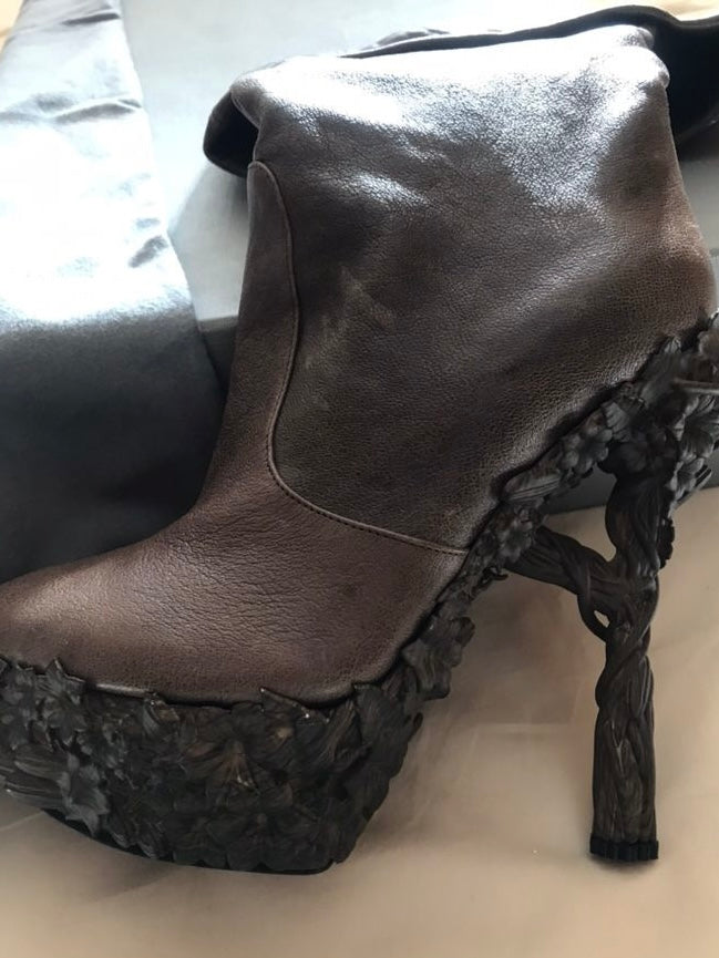 Alexander McQueen 2010/2011 Brown Sculpted Boots - 38