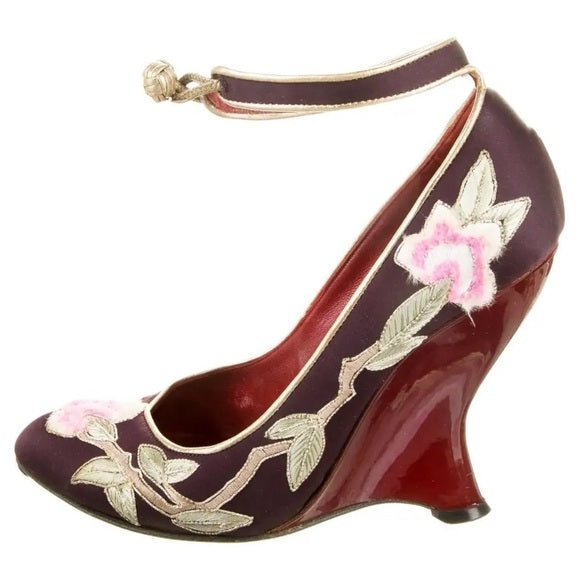 Yves Saint Laurent by Tom Ford 2004 Velvet Embroidered Heels - 38
