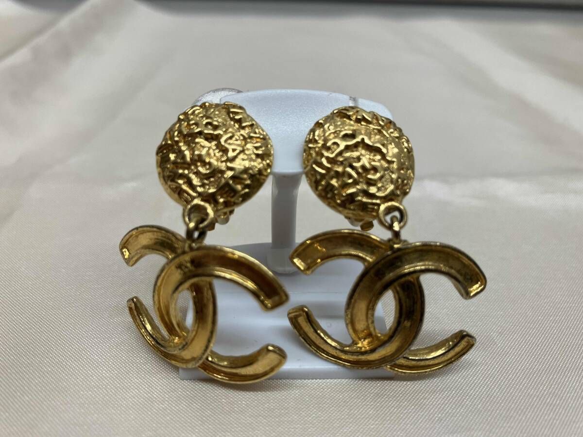 Chanel Vintage 1995 CC Earrings