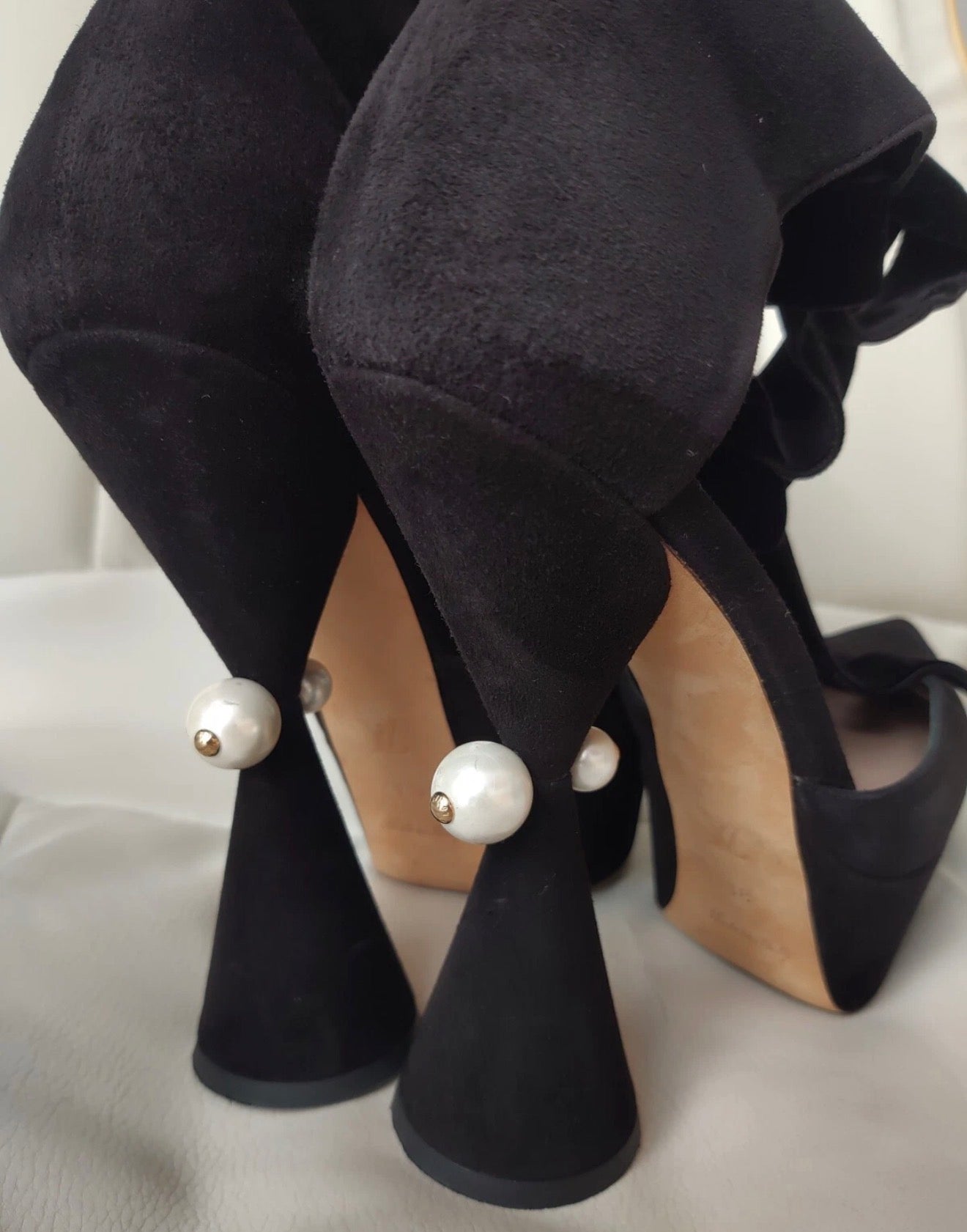 Louis Vuitton by Marc Jacob 2009 Runway Pearl Pumps - 38/38.5