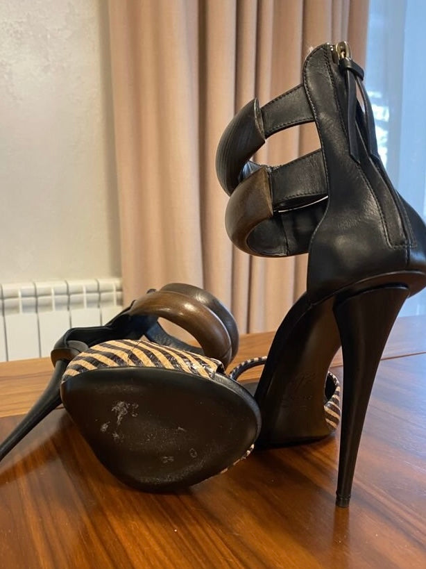 Giuseppe Zanotti Bangle Heel - 37.5