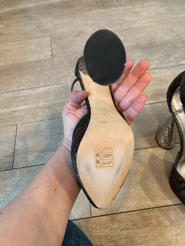 Louis Vuitton by Marc Jacob 2009 Runway Pearl Pumps Brand New - 37