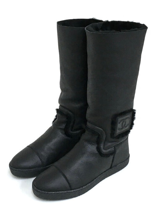 Chanel “Ugg” Shearling Boots Matte - 40