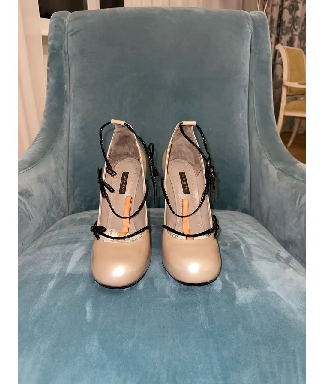 Louis Vuitton Mary Fetish Pump Triple Bow - 39