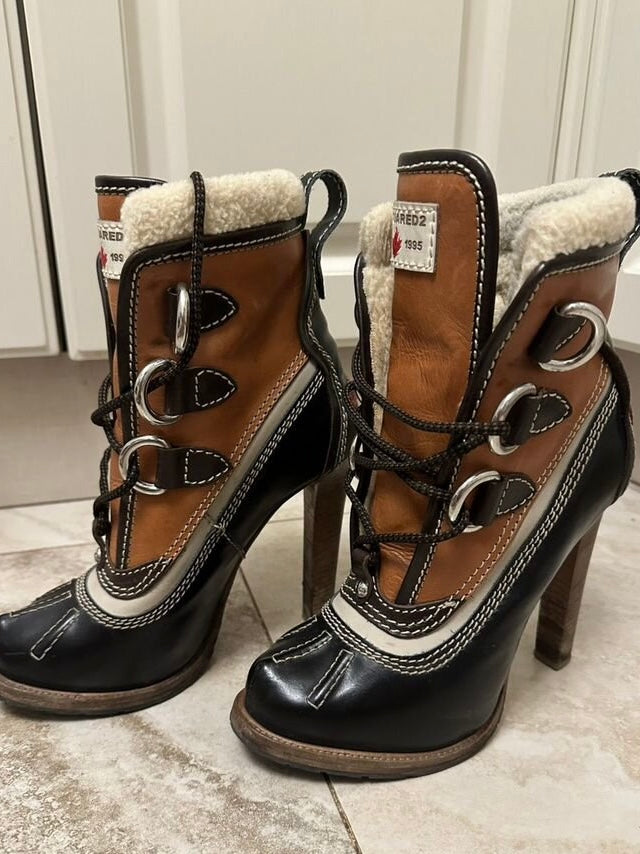 Dsquared2 Shearling Ankle Boots - 38