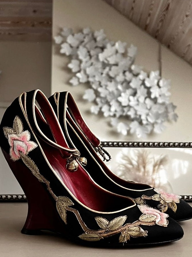 Yves Saint Laurent by Tom Ford 2004 Velvet Embroidered Heels - 38