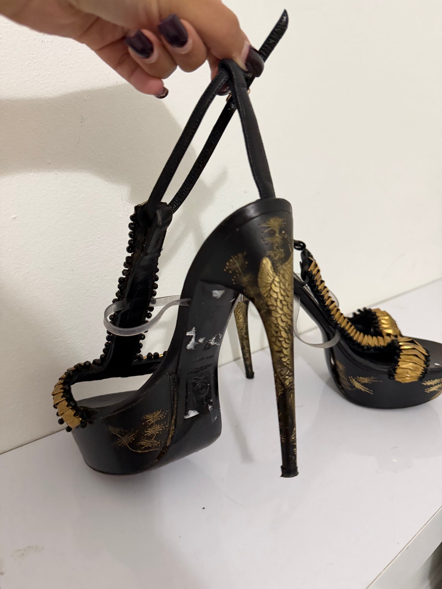 Alexander McQueen Etched Fishbone Heel - 37/38