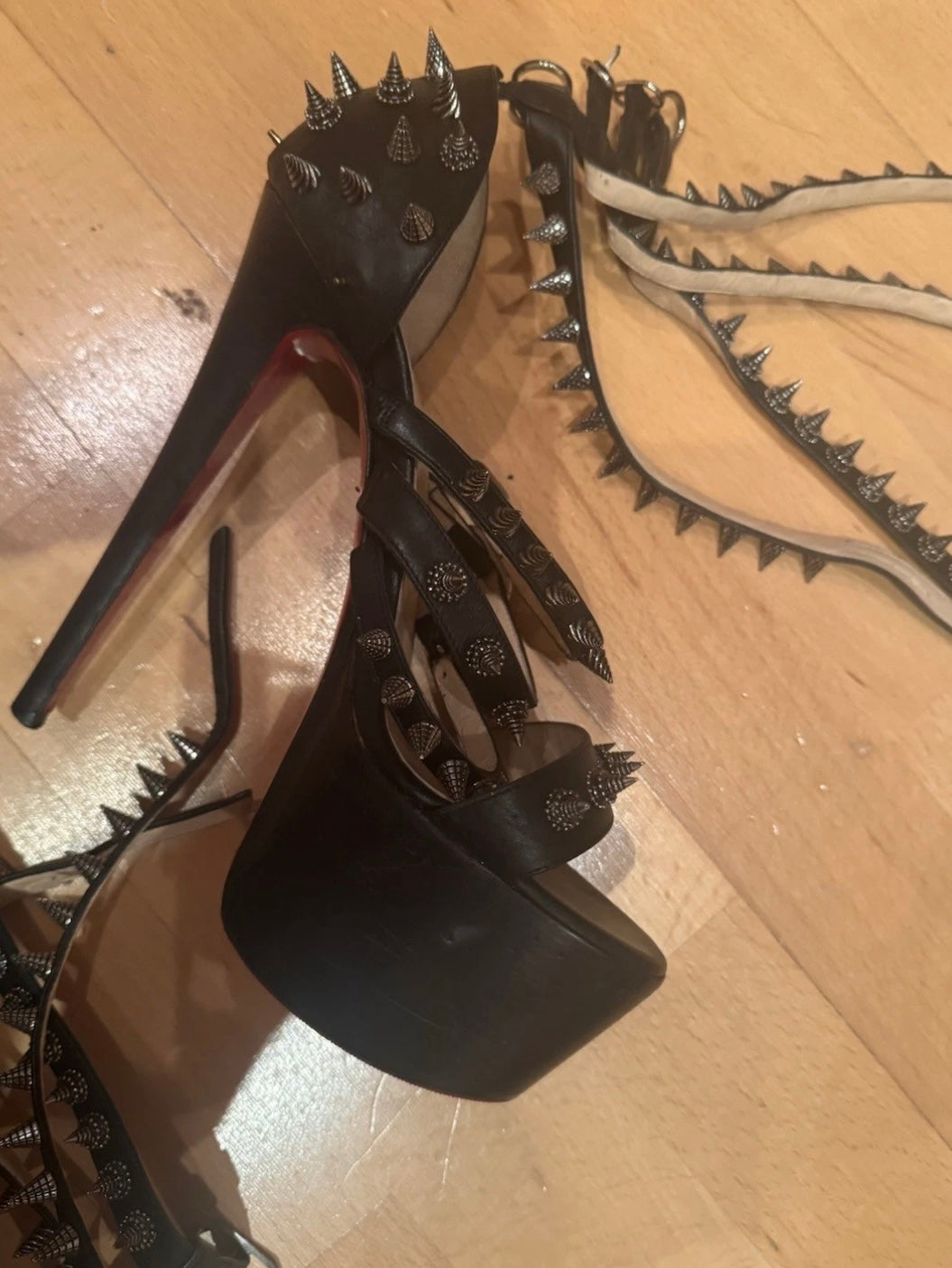 Christian Louboutin Botticellita Spiked Platform Heel - 38