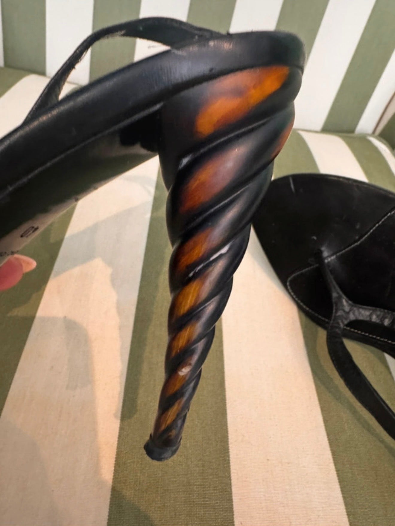 Alexander McQueen 2010 Thong Horn Heels - 40