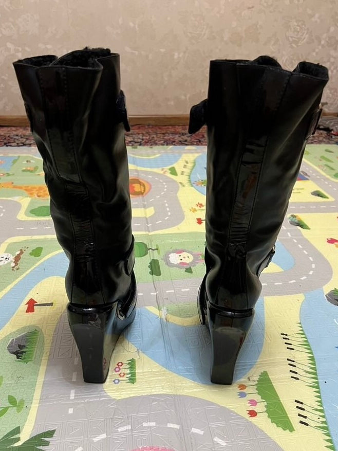 Louis Vuitton 2006 Runway Wedge Boots - 41