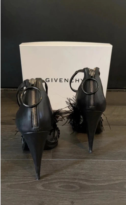Givenchy 2009 Ostrich Feather Heels - 40/40.5
