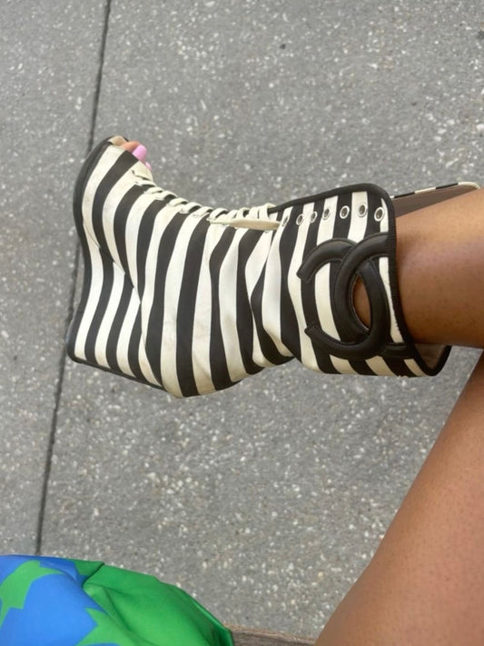 Chanel Cruise 2010 Boots - 37