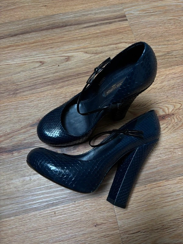 Louis Vuitton Mary Fetish Pump Croc Print  - 36.5