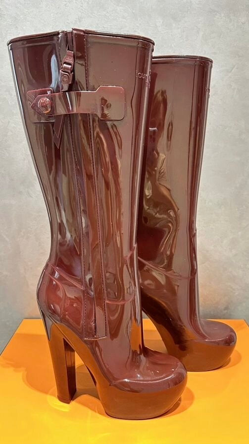 Louis Vuitton by Marc Jacobs Fetish Rubber Rain Boots Burgundy - 39