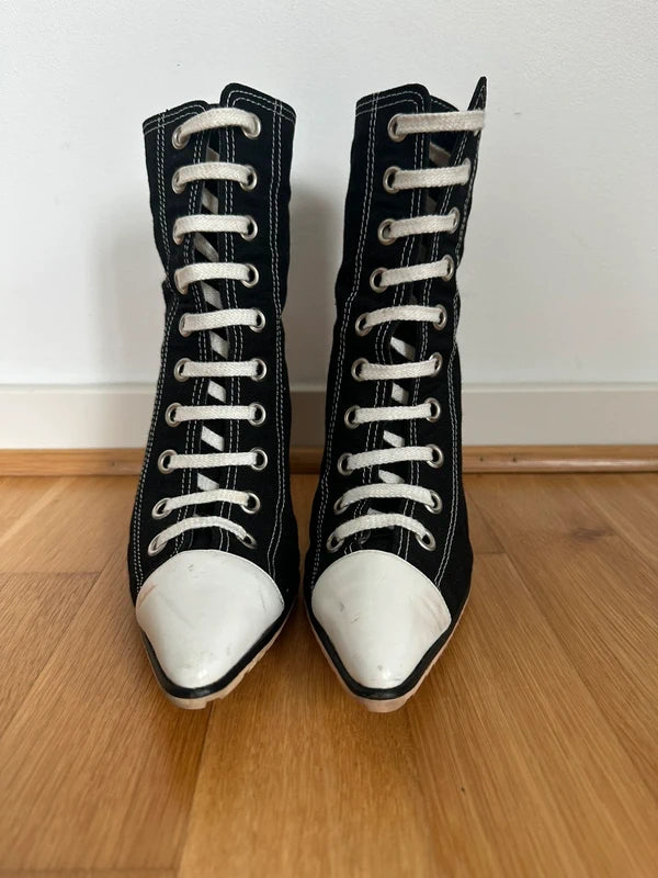 Manolo Blanik 2000s Lace Up Sneaker Boots - 38.5
