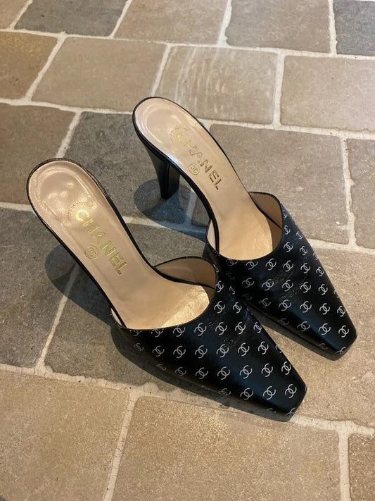 Chanel CC Logo Heels - 38