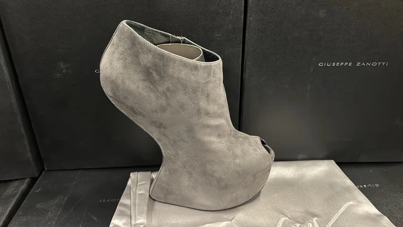 Giuseppe Zanotti Sued Wedge Boots Brand New - 39