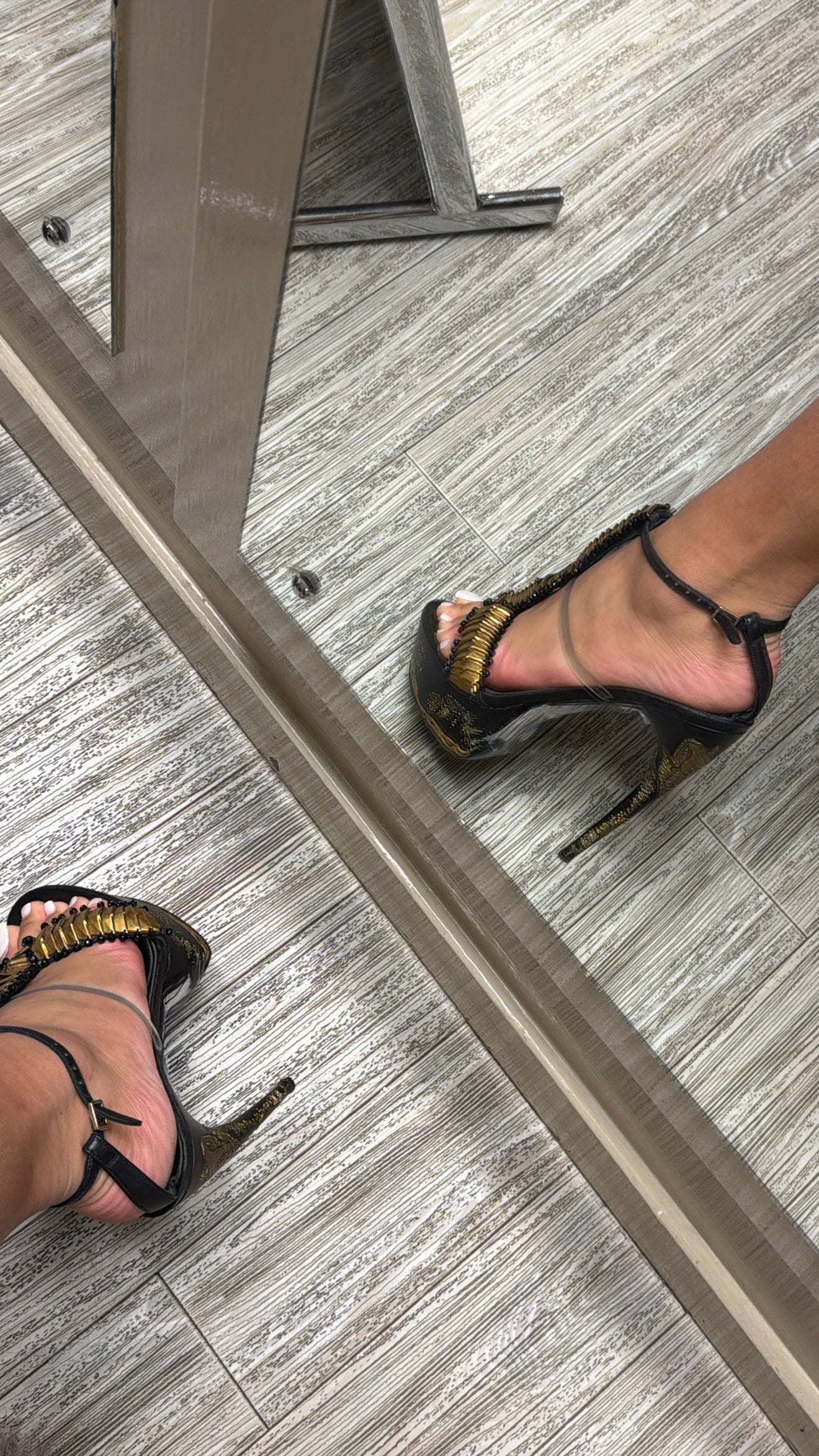 Alexander McQueen Etched Fishbone Heel - 37/38