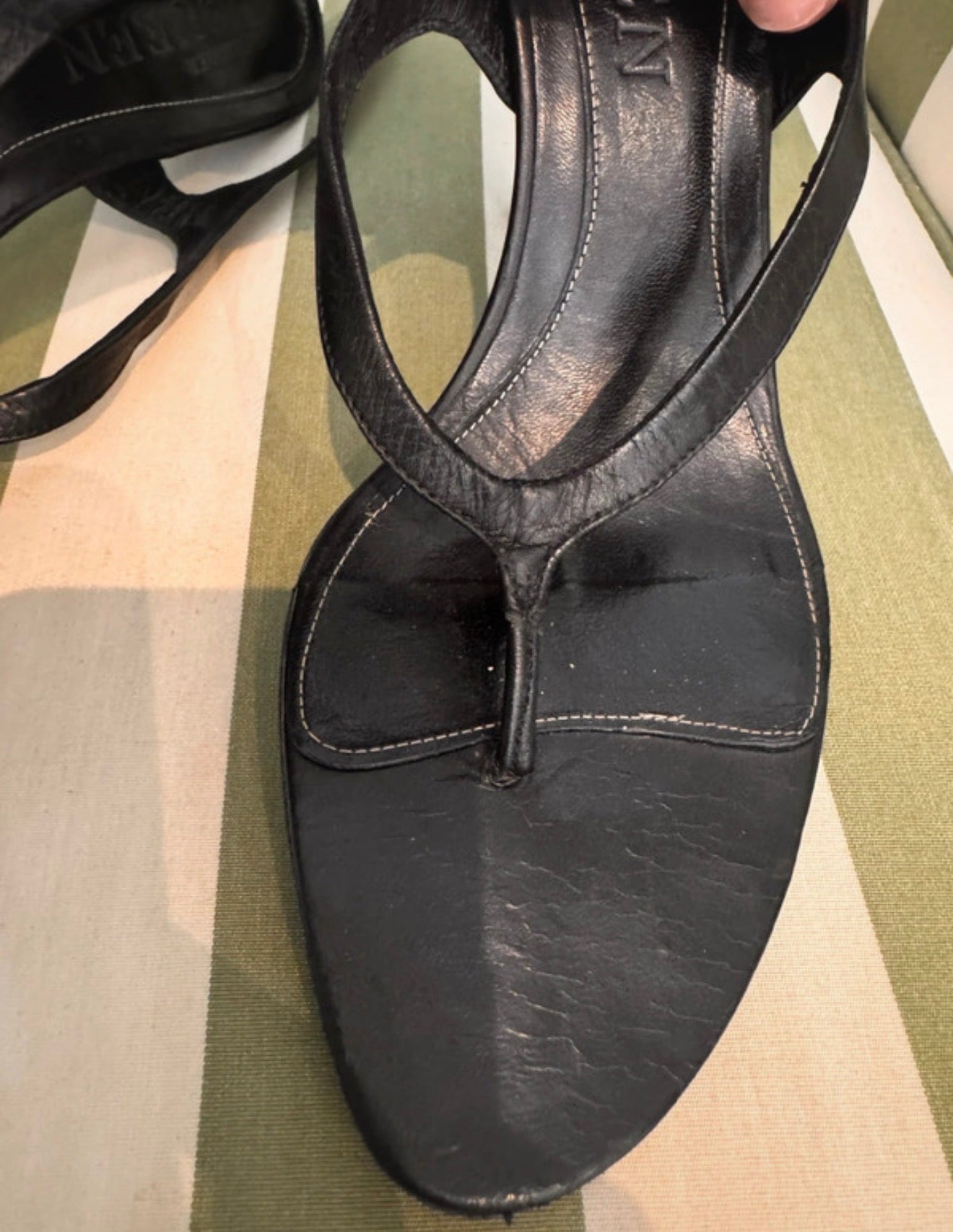 Alexander McQueen 2010 Thong Horn Heels - 40