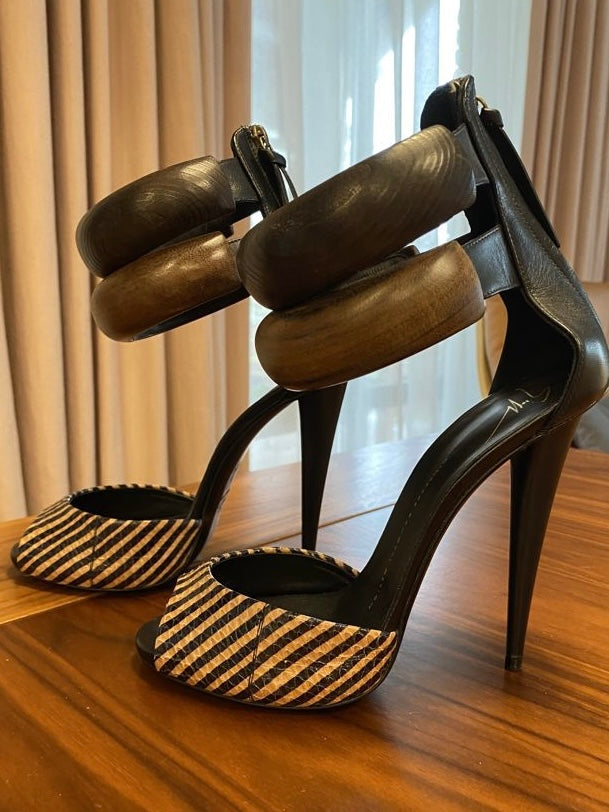 Giuseppe Zanotti Bangle Heel - 37.5
