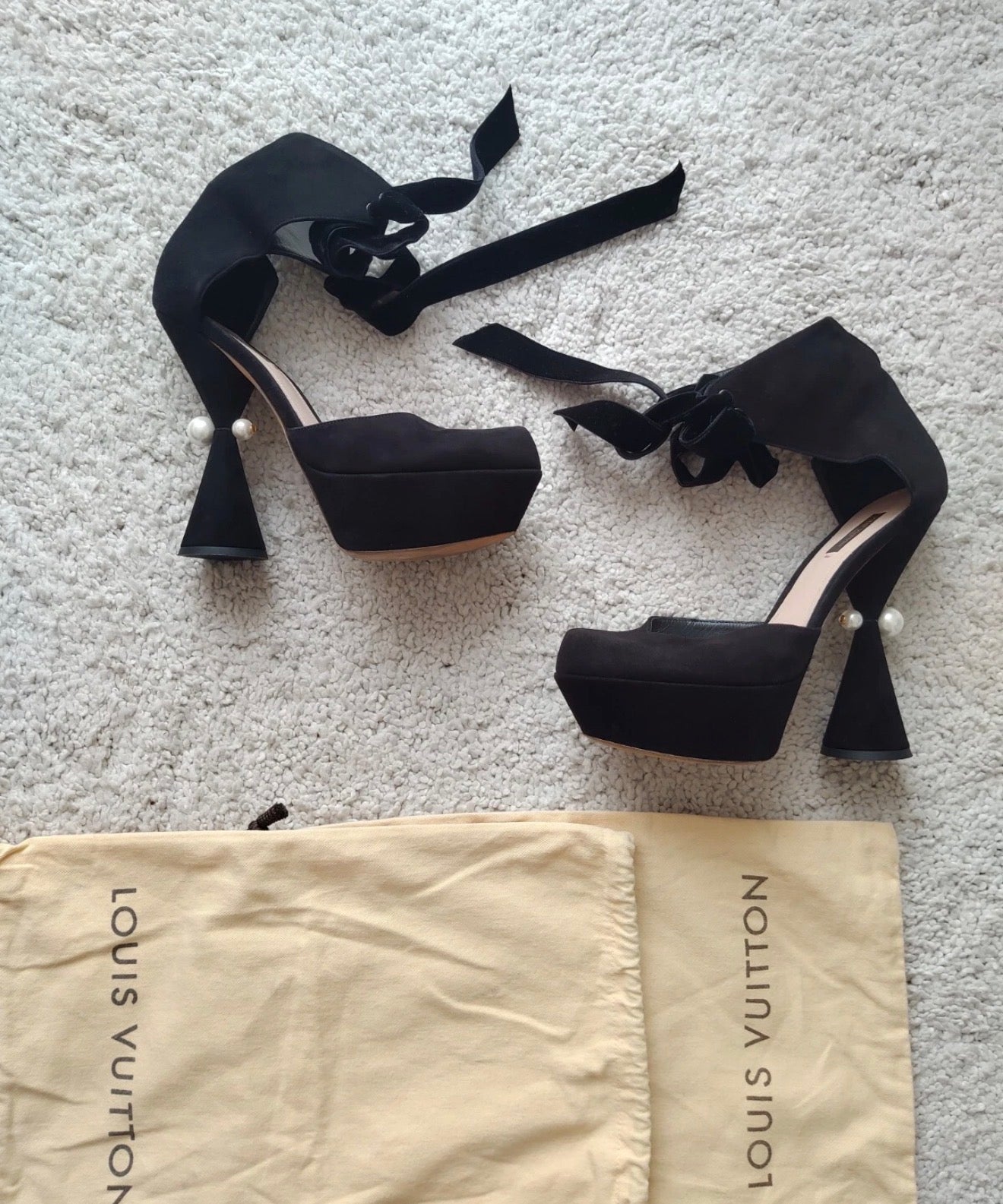 Louis Vuitton by Marc Jacob 2009 Runway Pearl Pumps - 38/38.5