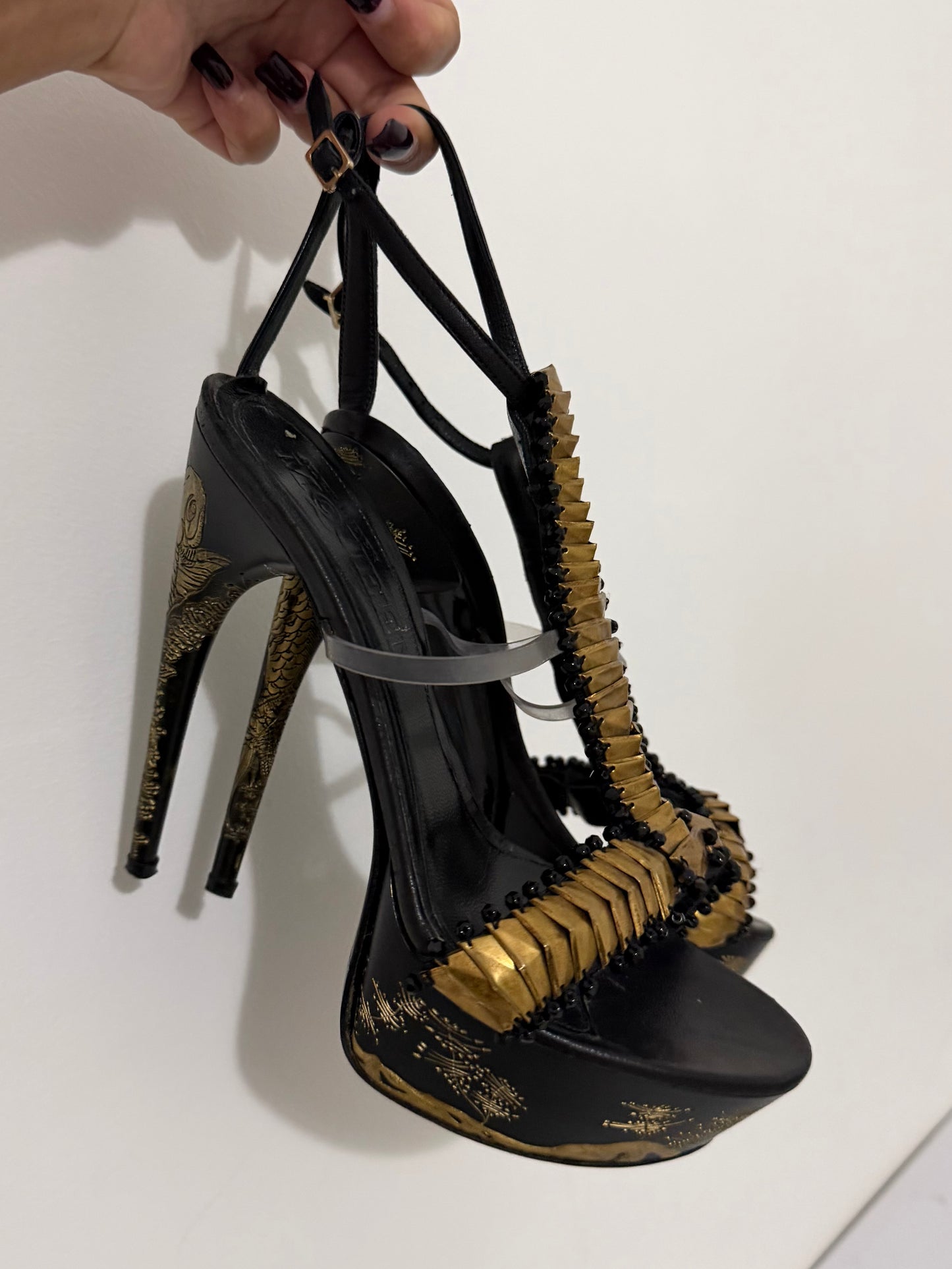 Alexander McQueen Etched Fishbone Heel - 37/38