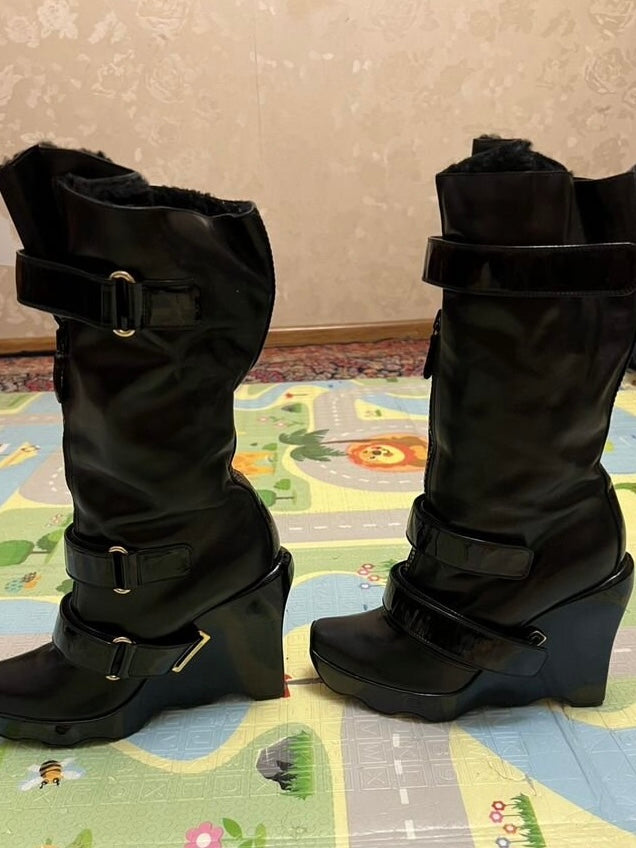 Louis Vuitton 2006 Runway Wedge Boots - 41