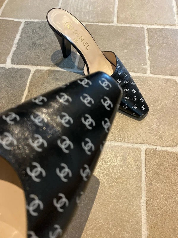 Chanel CC Logo Heels - 38
