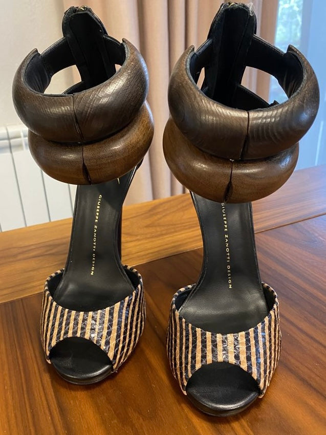 Giuseppe Zanotti Bangle Heel - 37.5