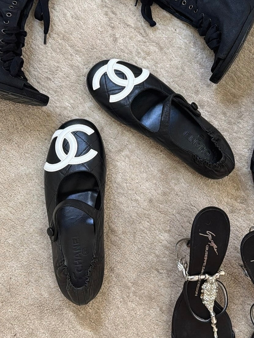 Chanel Cambon Flats - 38.5/40